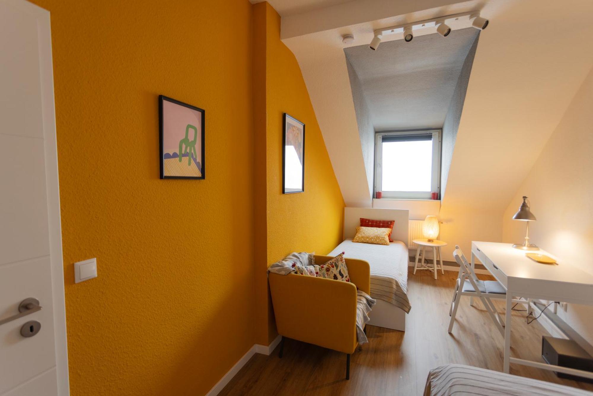 ドゥイスブルグBig Flat With Fresh Renovation, Free Parking, Sonyps, Netflixアパートメント エクステリア 写真