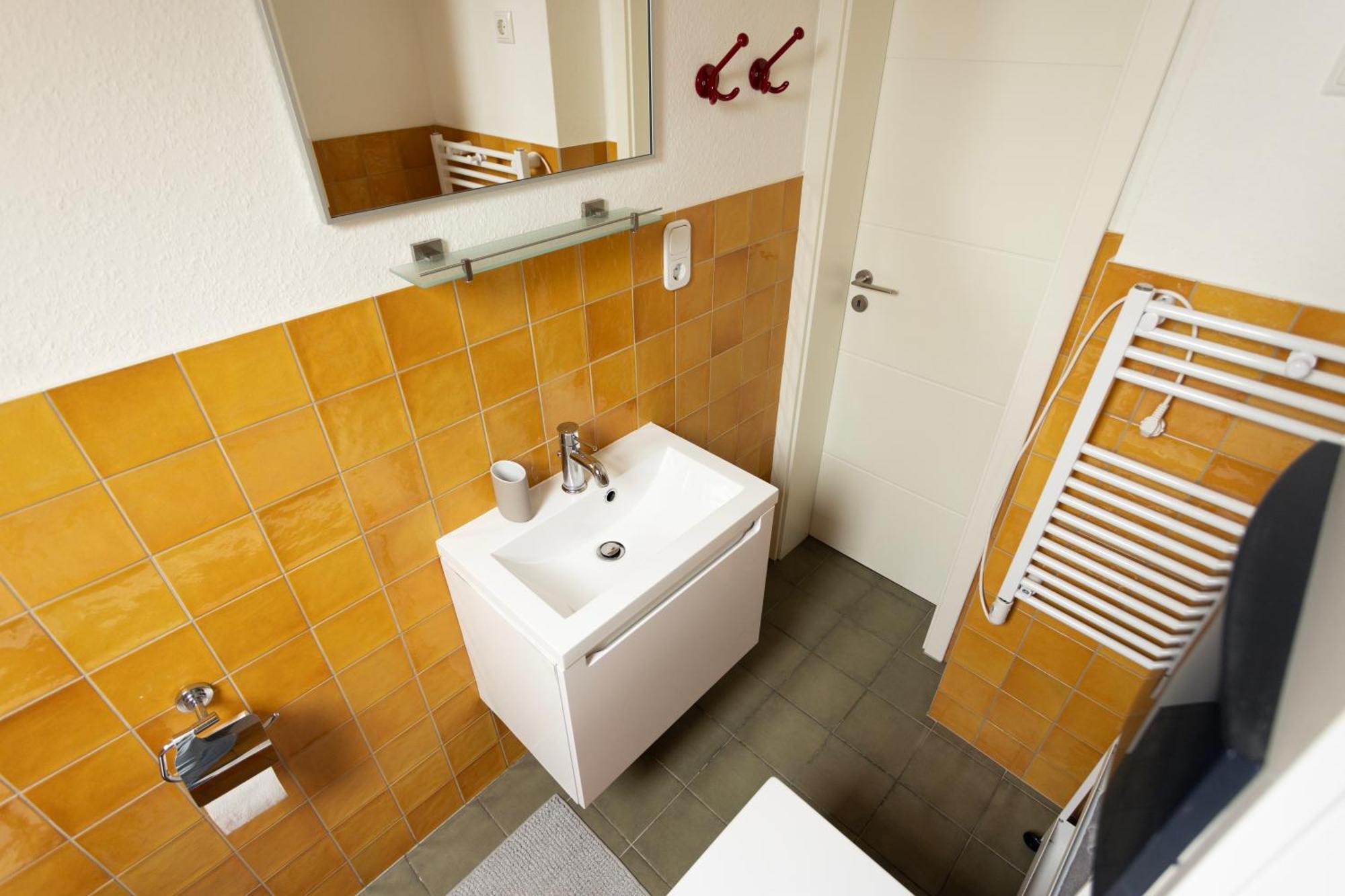 ドゥイスブルグBig Flat With Fresh Renovation, Free Parking, Sonyps, Netflixアパートメント エクステリア 写真