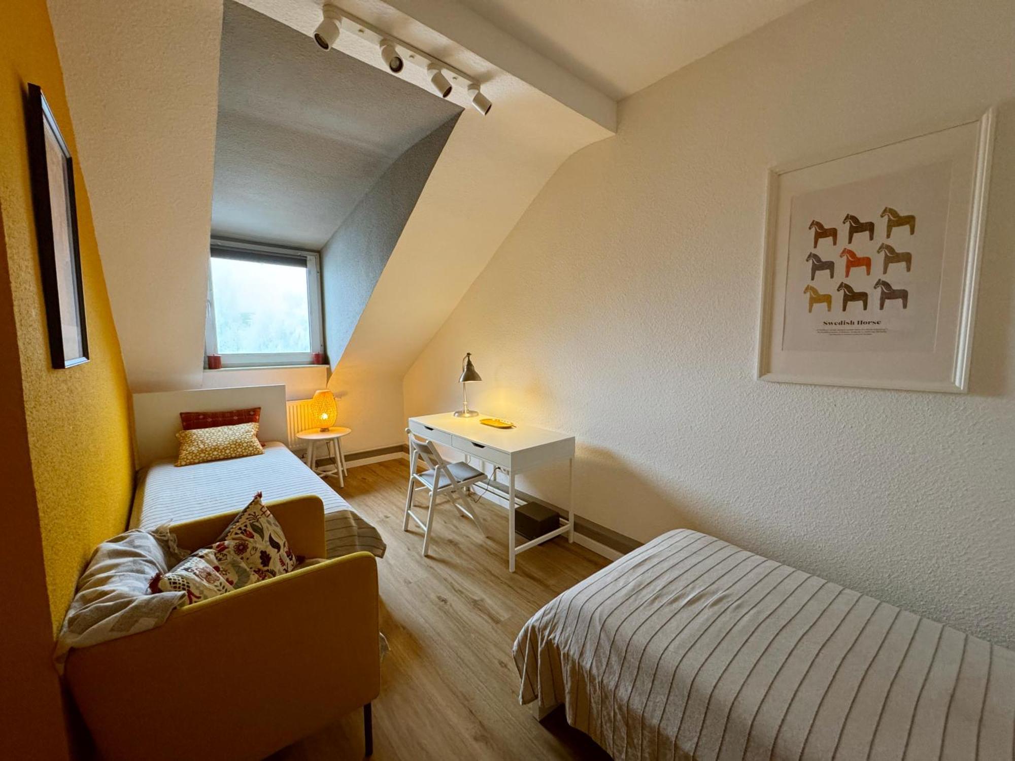 ドゥイスブルグBig Flat With Fresh Renovation, Free Parking, Sonyps, Netflixアパートメント エクステリア 写真