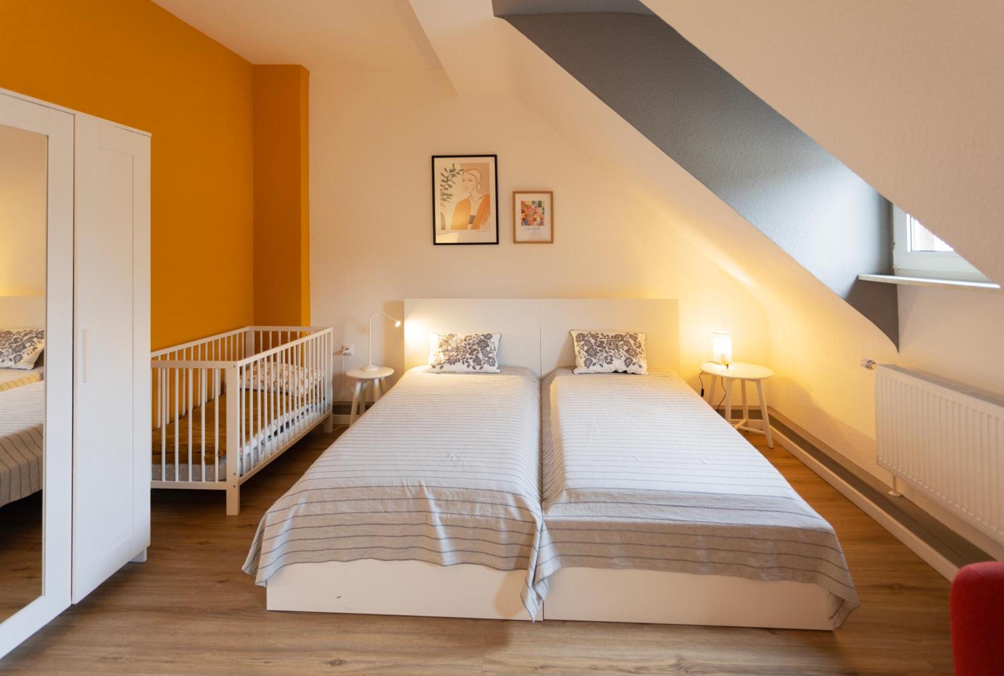 ドゥイスブルグBig Flat With Fresh Renovation, Free Parking, Sonyps, Netflixアパートメント エクステリア 写真