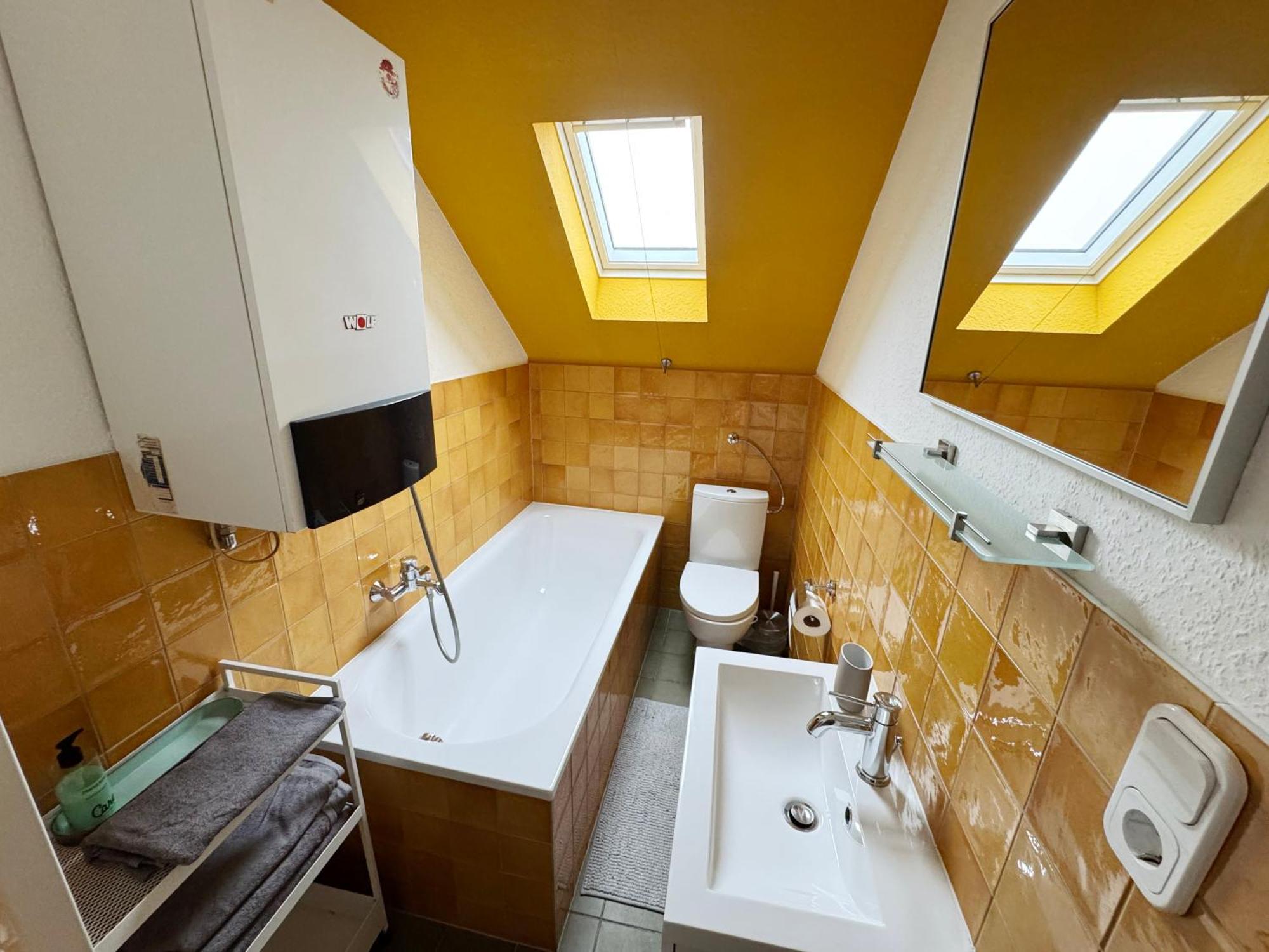 ドゥイスブルグBig Flat With Fresh Renovation, Free Parking, Sonyps, Netflixアパートメント エクステリア 写真