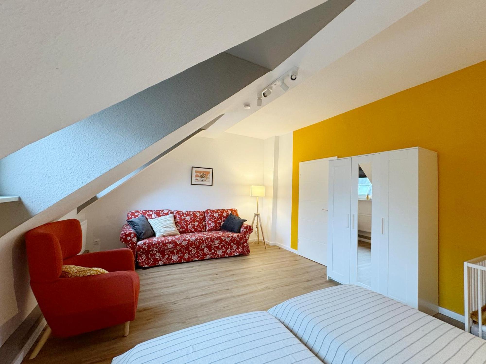 ドゥイスブルグBig Flat With Fresh Renovation, Free Parking, Sonyps, Netflixアパートメント エクステリア 写真