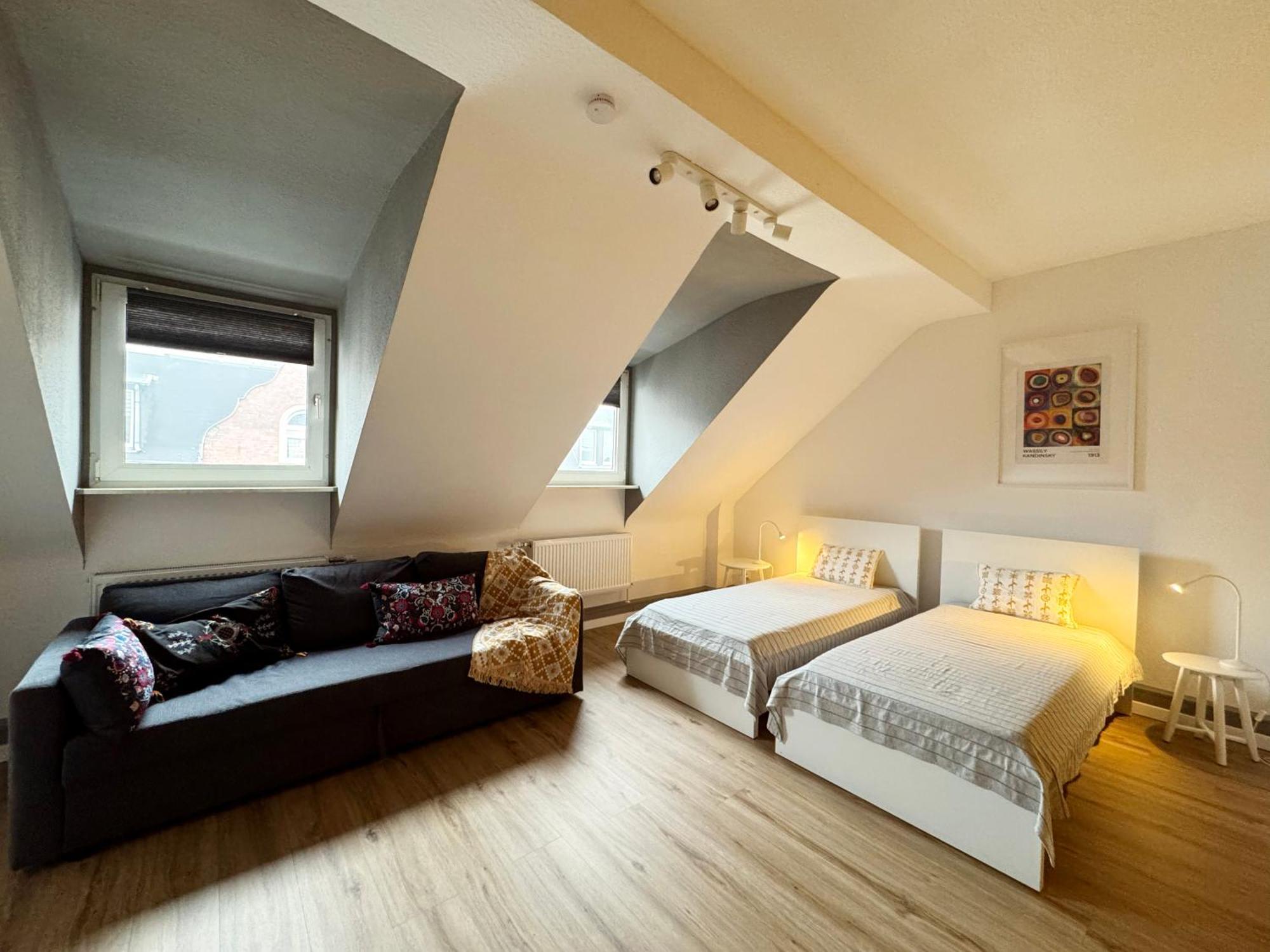 ドゥイスブルグBig Flat With Fresh Renovation, Free Parking, Sonyps, Netflixアパートメント エクステリア 写真